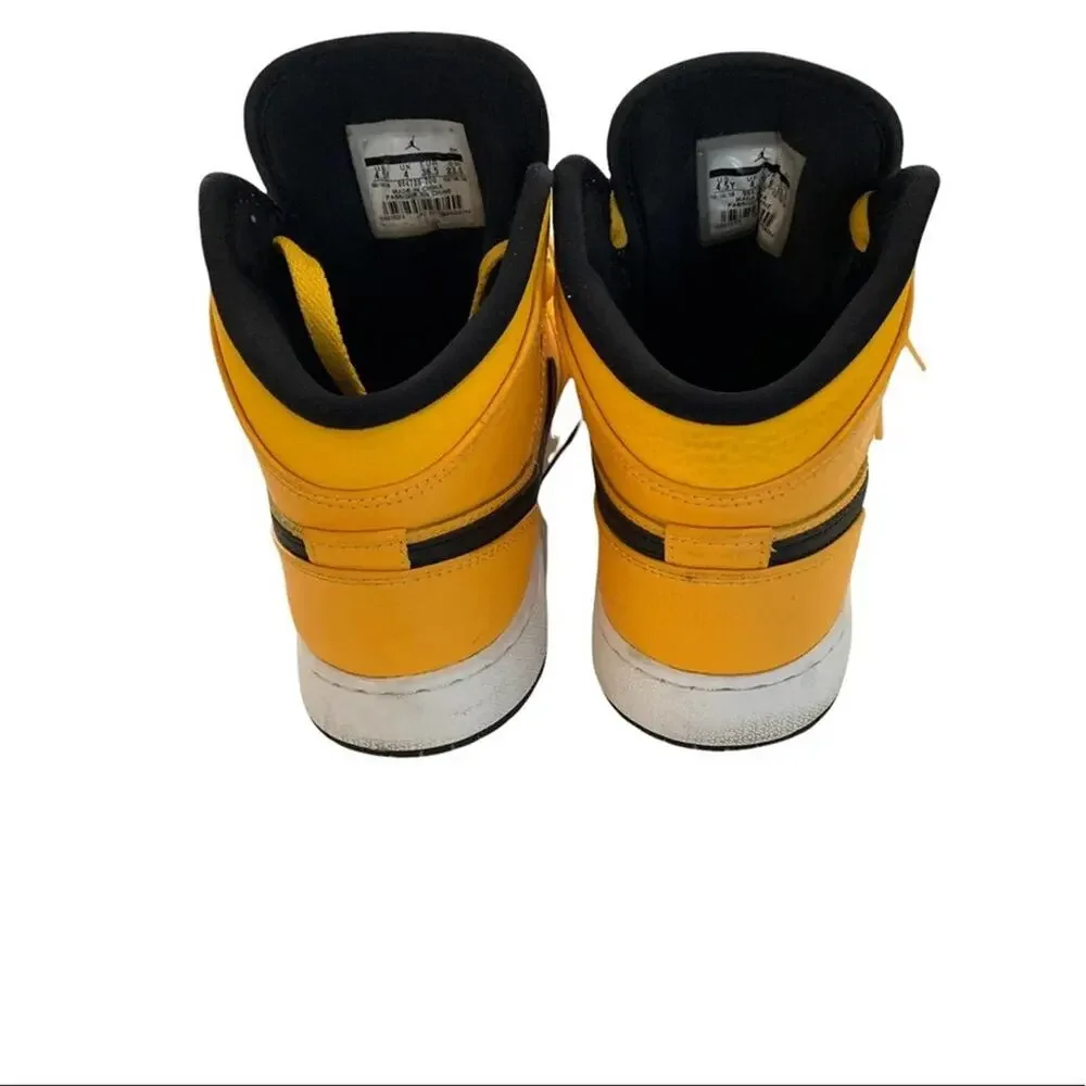 Nike air Jordan 1 mid university gold.‎ Size 4.5Y